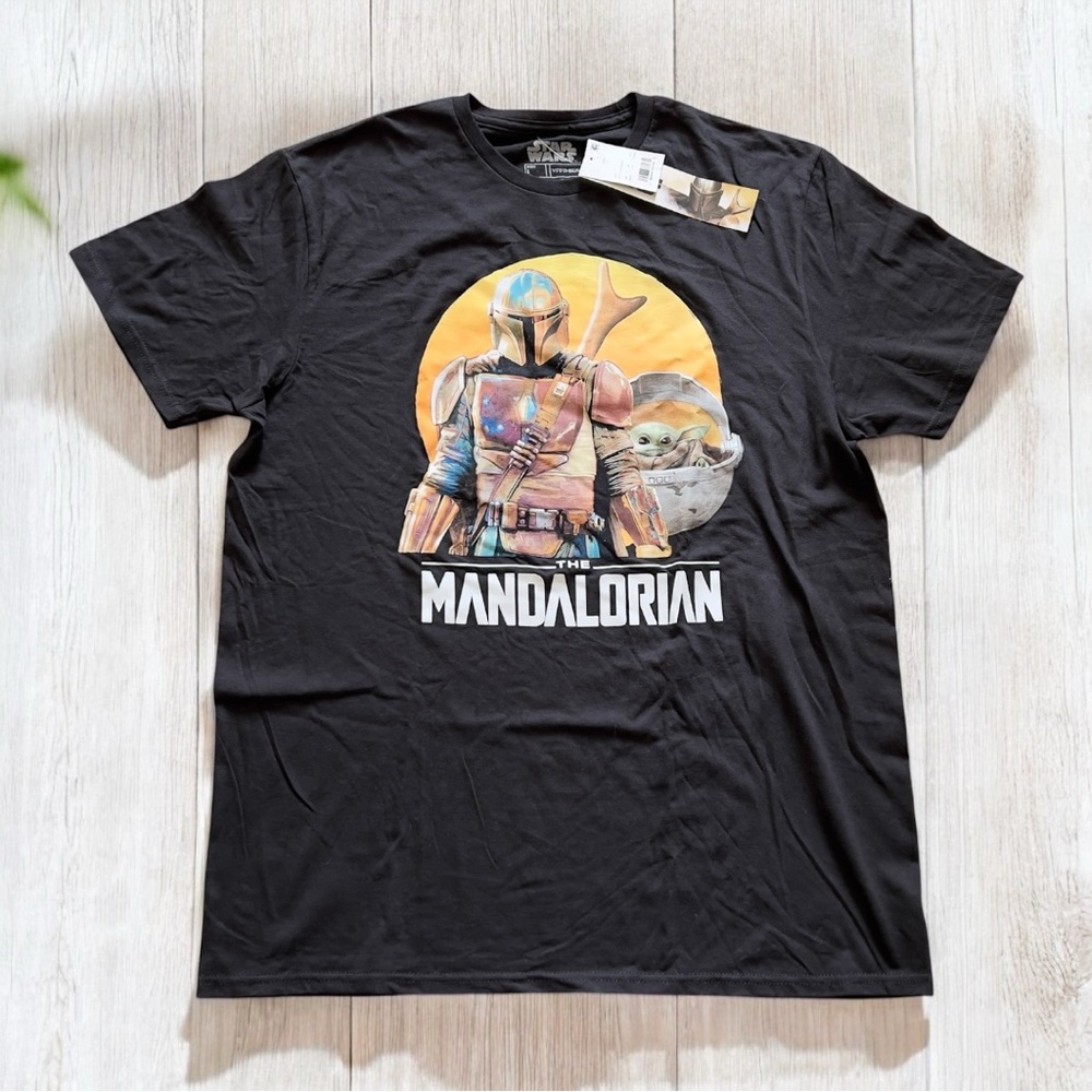 Star Wars The Mandalorian Baby Yoda T-shirt Men’s Large NWT
